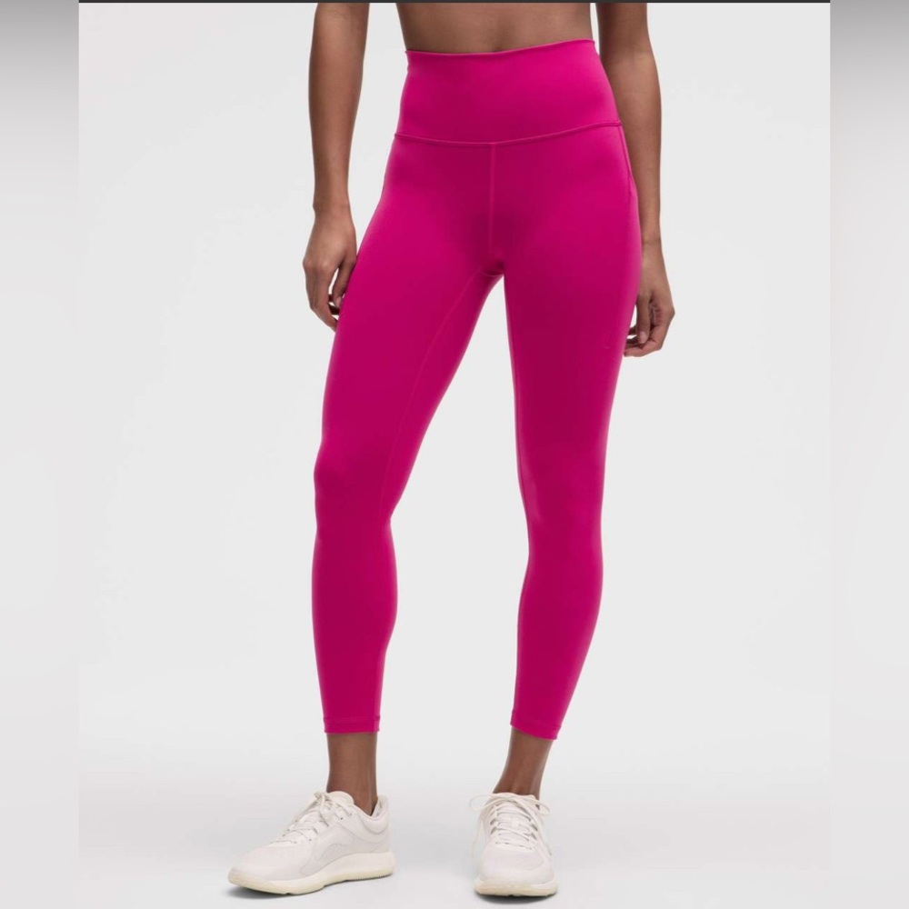 Lululemon Wunder Train High-Rise Tight with Pockets 25"
Passionate size 4